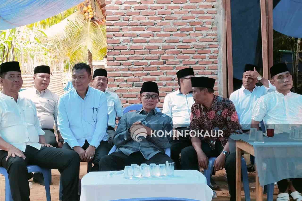 Ungkapan Duka Cita, Bupati Kaur Kunjungi Kediaman Orang Tua Anggota DPRD 