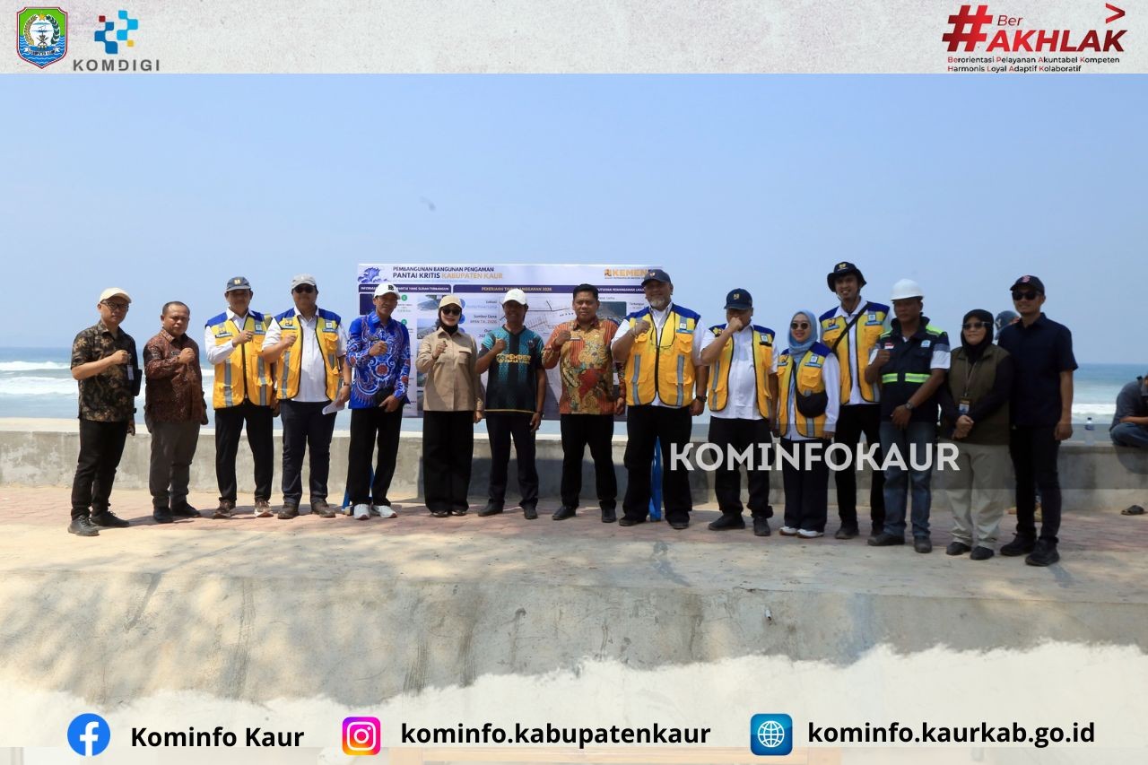 Reses di Kaur, Erna Sari Dewi Serap Aspirasi dan Tinjau Pembangunan Pengaman Pantai Pasar Lama 
