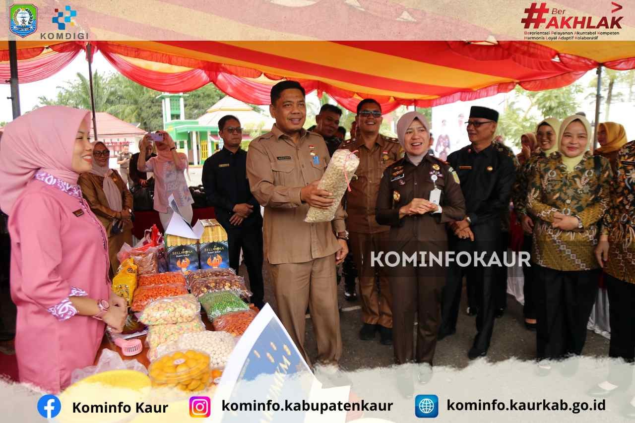 Aksi Nyata Kendalikan Inflasi, Kejari Kaur Gelar Pasar Murah dan Bazar UMKM