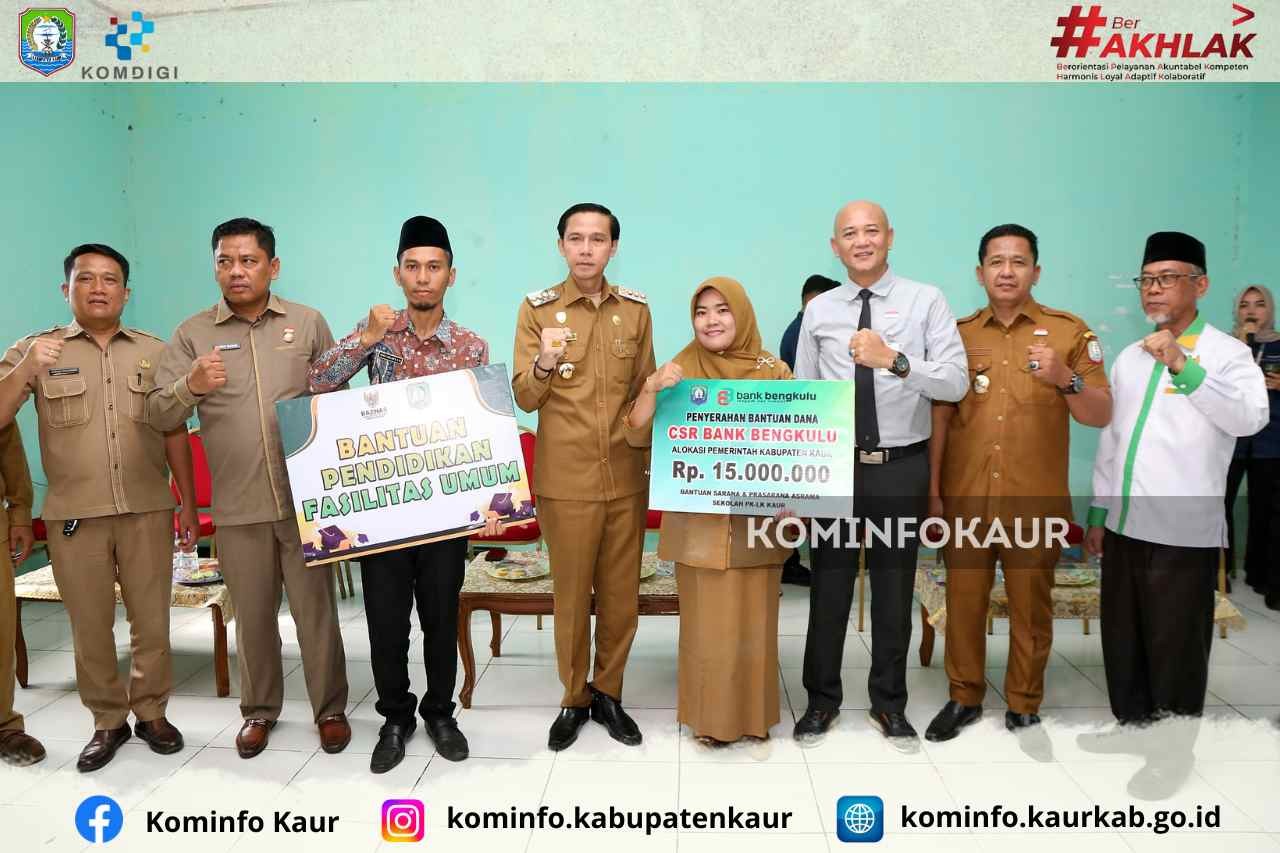 Bupati Kaur Serahkan Bantuan Sanitasi untuk Asrama PKLK Pondok Pusaka