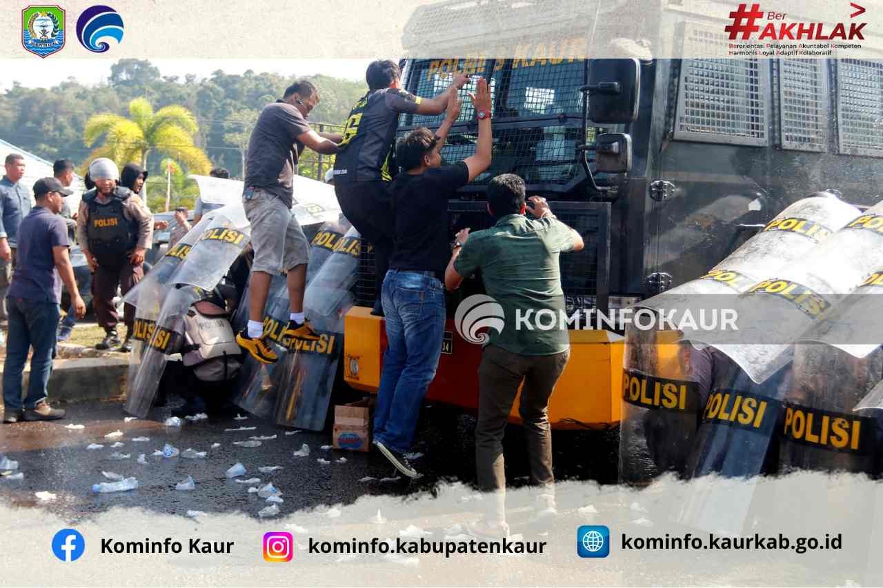 Antisipasi Kericuhan Pilkada 2024, Polres Kaur Gelar Simulasi SISPAMKOTA
