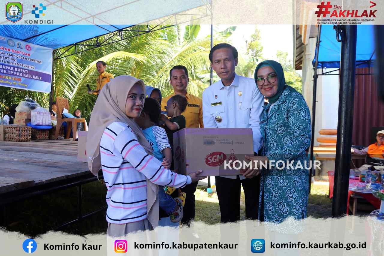 Cegah Stunting, Bupati dan Ketua TP PKK Kaur Jadi Orang Tua Asuh Balita Berisiko 