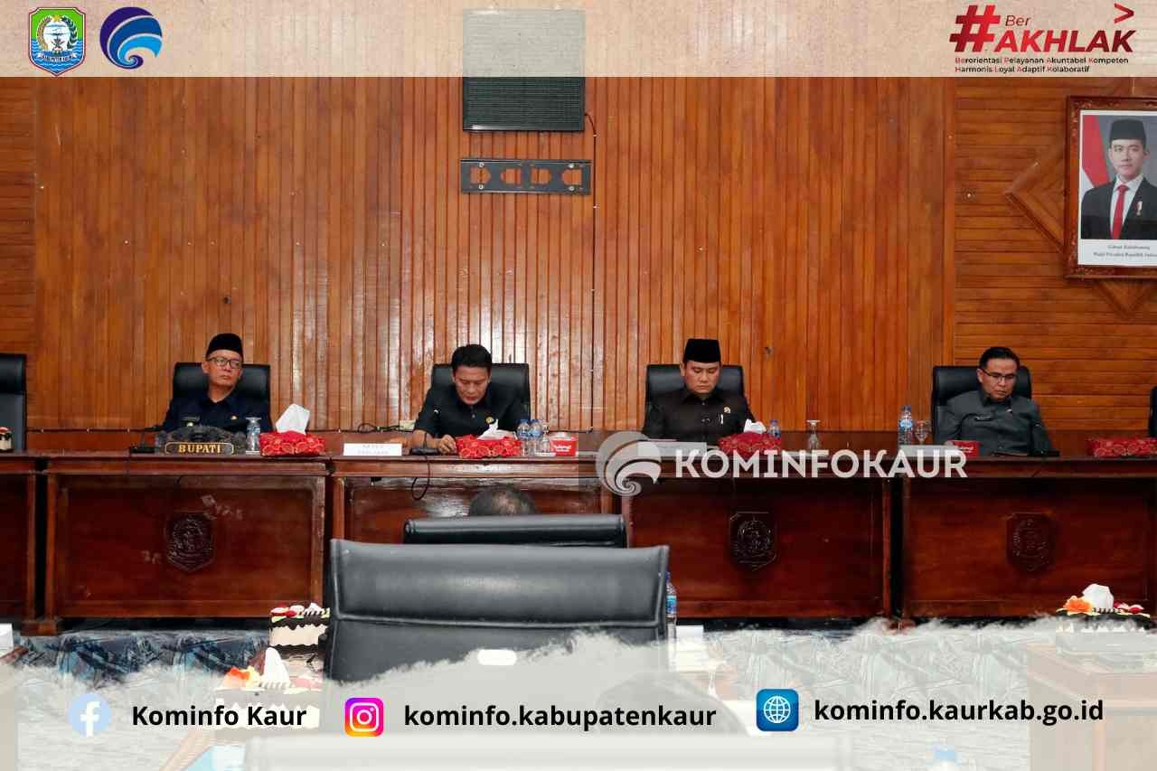 Rapat Paripurna, Bupati Kaur Sampaikan Nota Pengantar Raperda APBD 2025