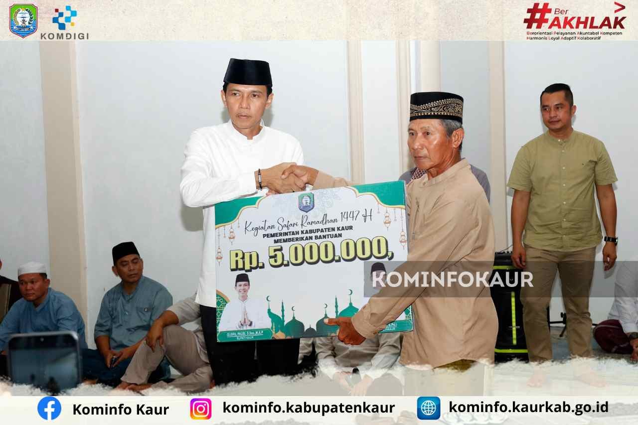 Silaturahmi Sembari Jaring Aspirasi, Bupati Gusril Pausi Sambangi Masjid Nurul Huda 