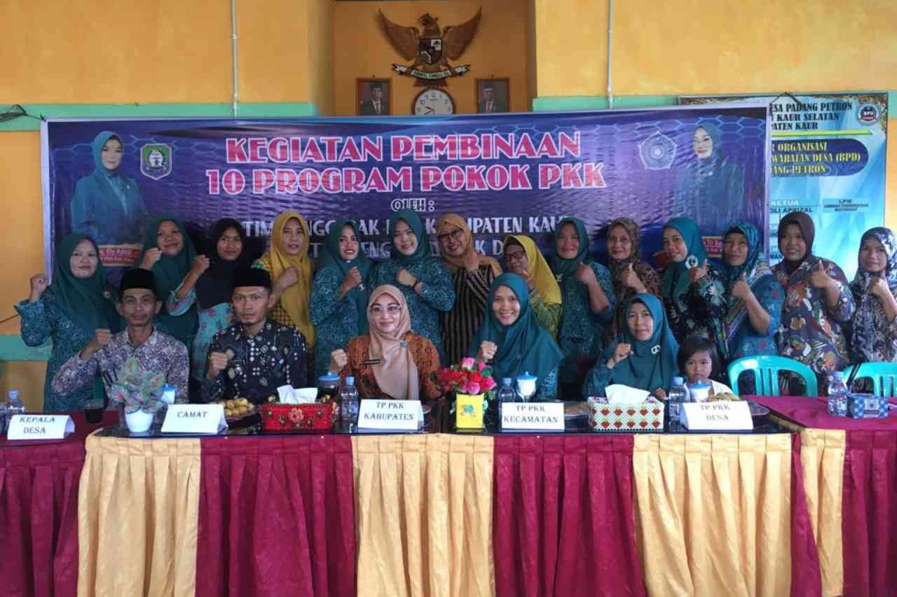 Pembinaan 10 Program Pokok PKK di Desa Padang Petron, Ny. Febriana T.S Herlian Sampaikan Ini