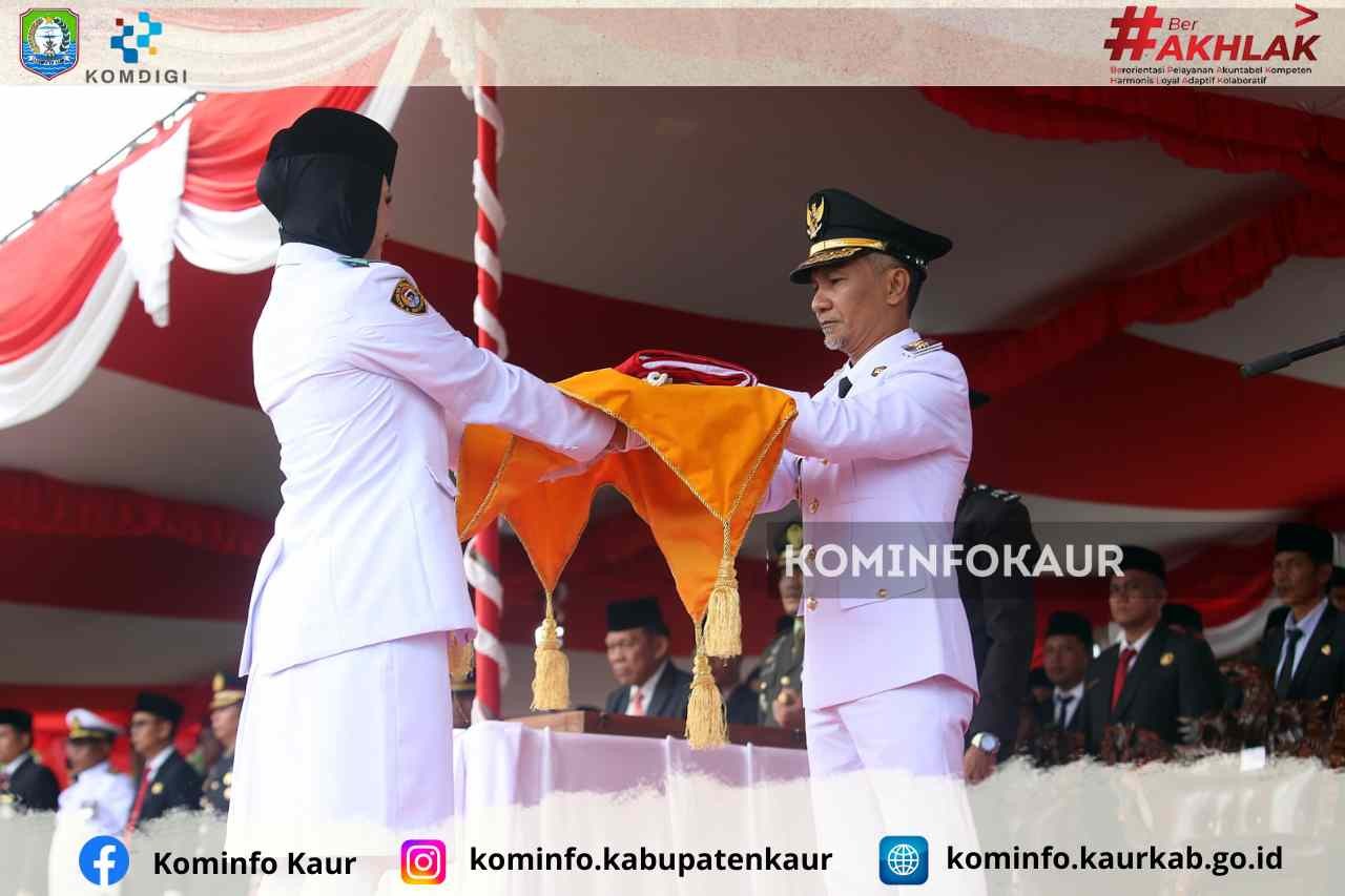 Penurunan Bendera HUT Ke-80 Kemerdekaan RI, Wabup Jadi Irup