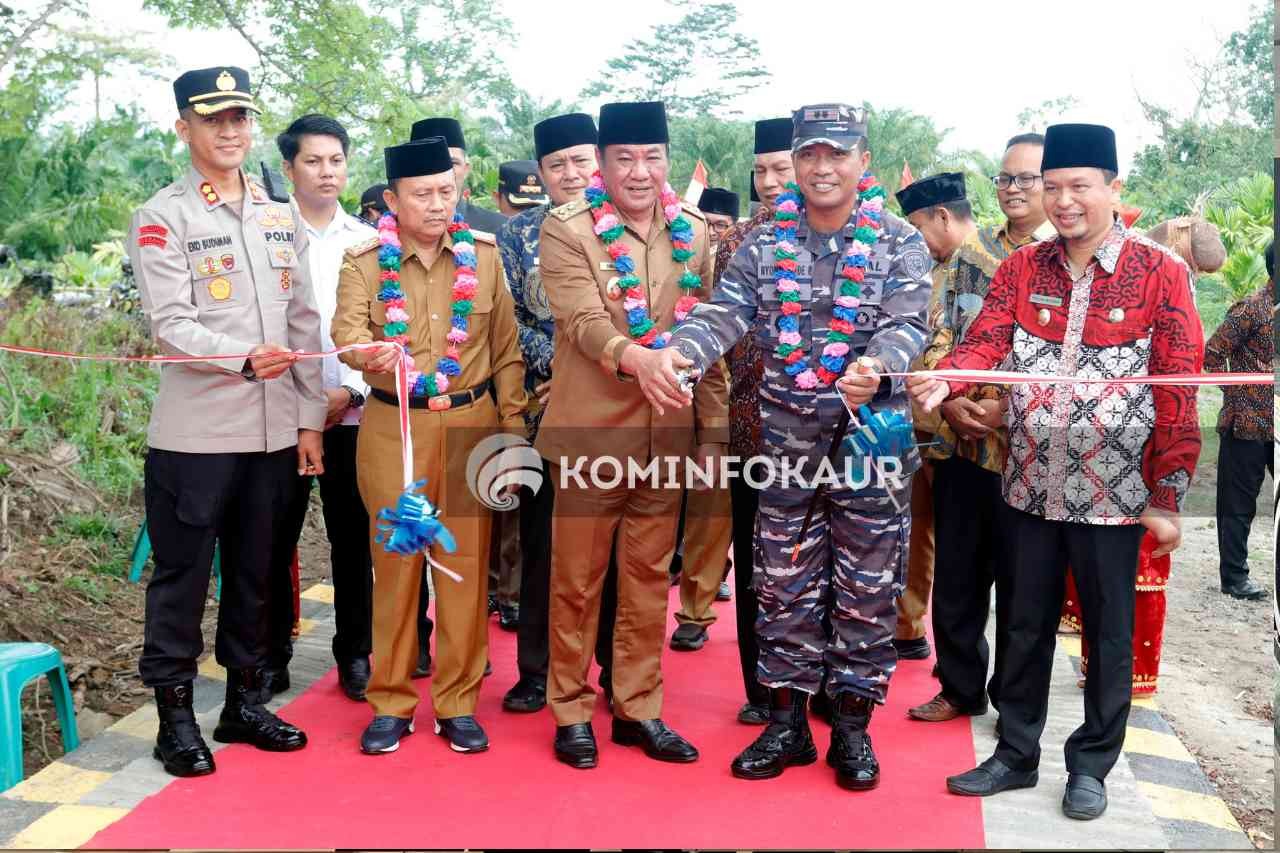 Karya Bakti Lanal Bengkulu, Bangun Jalan Sentra Produksi Sepanjang 670 Meter