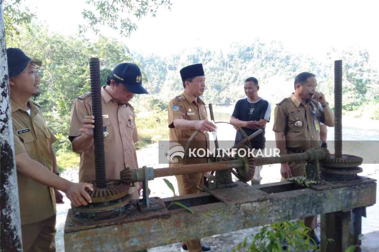 Antisipasi Kekeringan, Tiga Alat Berat Akan Keruk Jaringan Irigasi Air Nasal