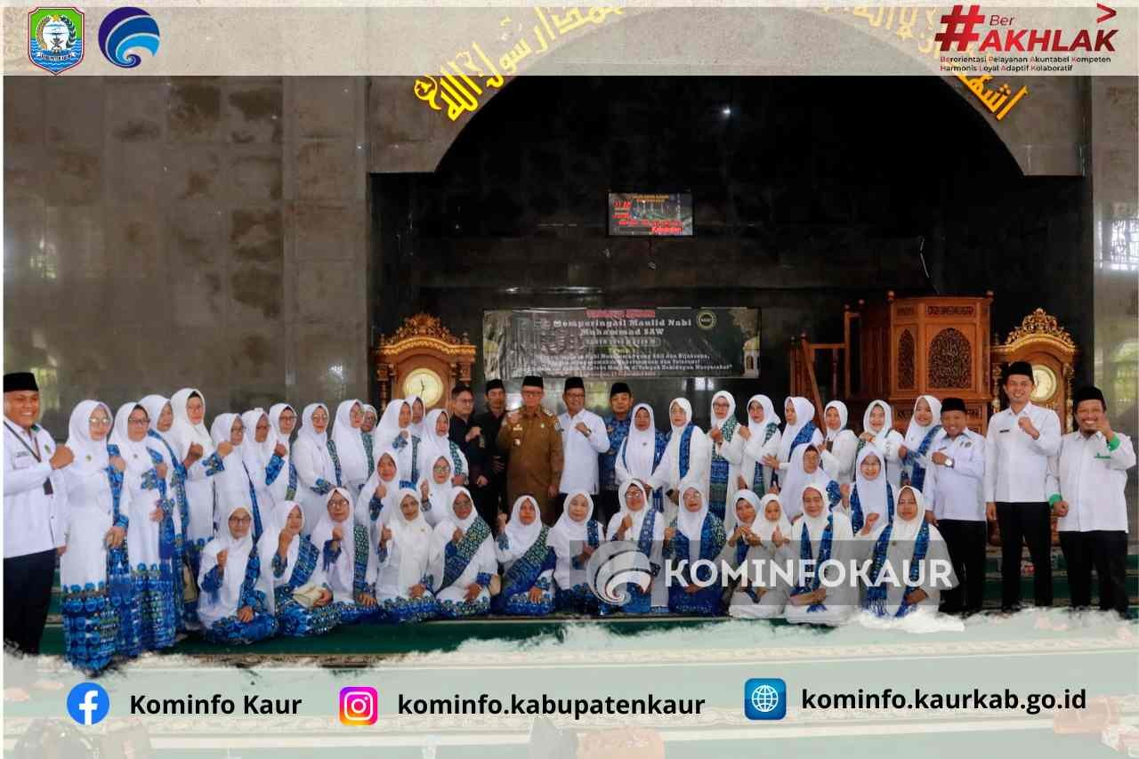 Hadiri Peringatan Maulid Nabi, Bupati Lismidianto Ajak Teladani Sifat Rasulullah