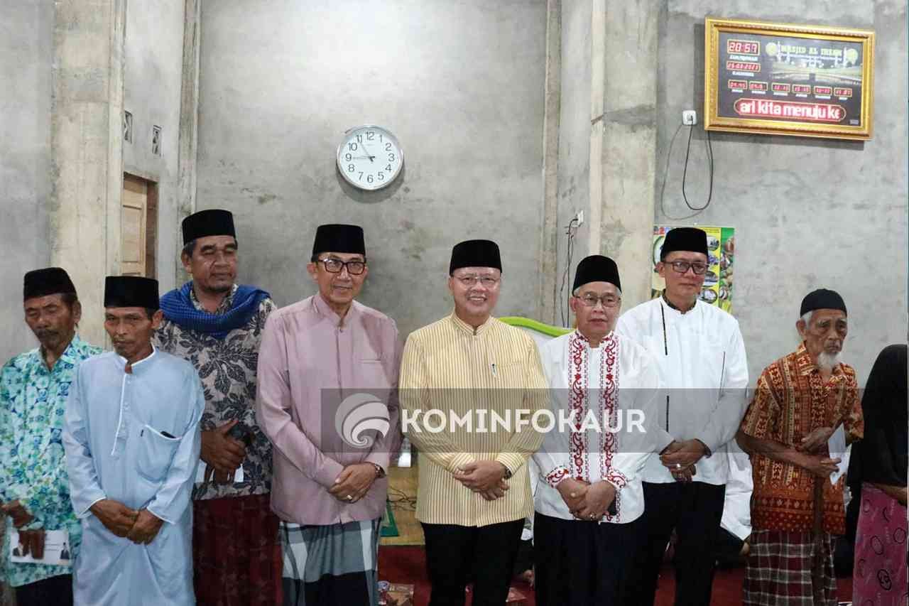 Kompak, Gubernur Bengkulu dan Bupati Kaur Safari Ramadhan Perdana di Padang Leban