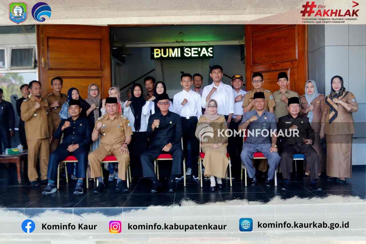 Bupati Lepas Empat Mahasiswa Penerima Beasiswa Poltekpar Palembang dan NHI Bandung
