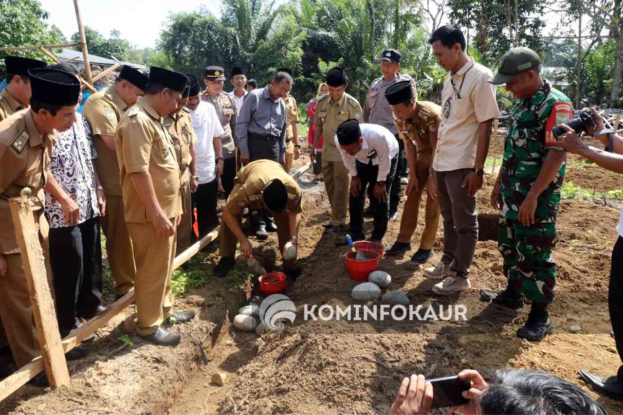 Peletakan Batu Pertama Masjid Al Wani, Bupati : Tidak Ada Ruginya Membangun Masjid
