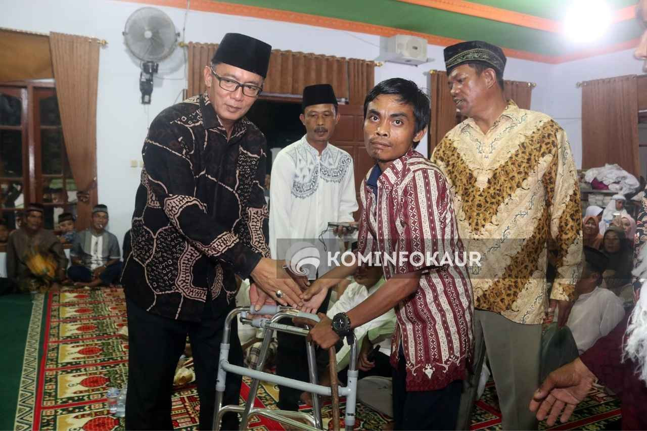 Safari Ramadhan, Bupati Bantu Penyandang Disabilitas 