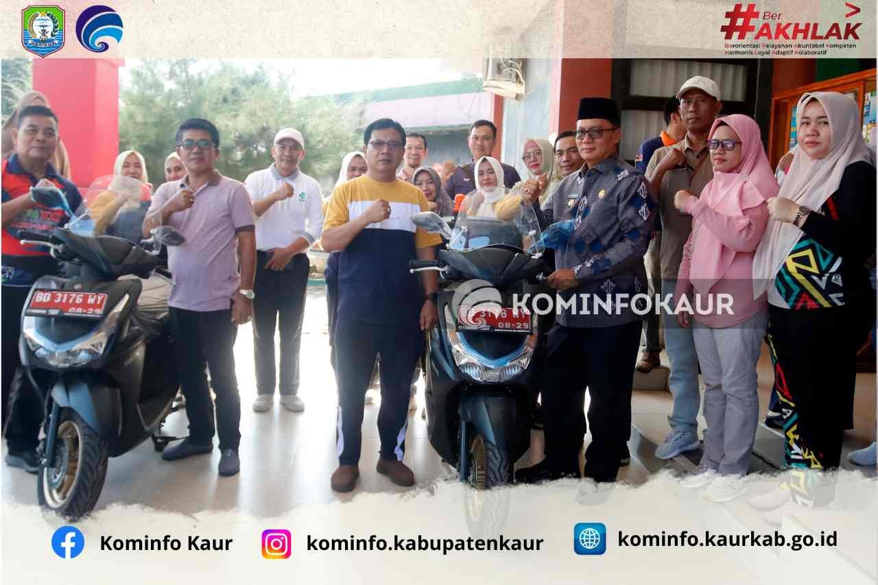Tingkatkan Layanan Kesehatan, Bupati Kaur Serahkan Pusling R2