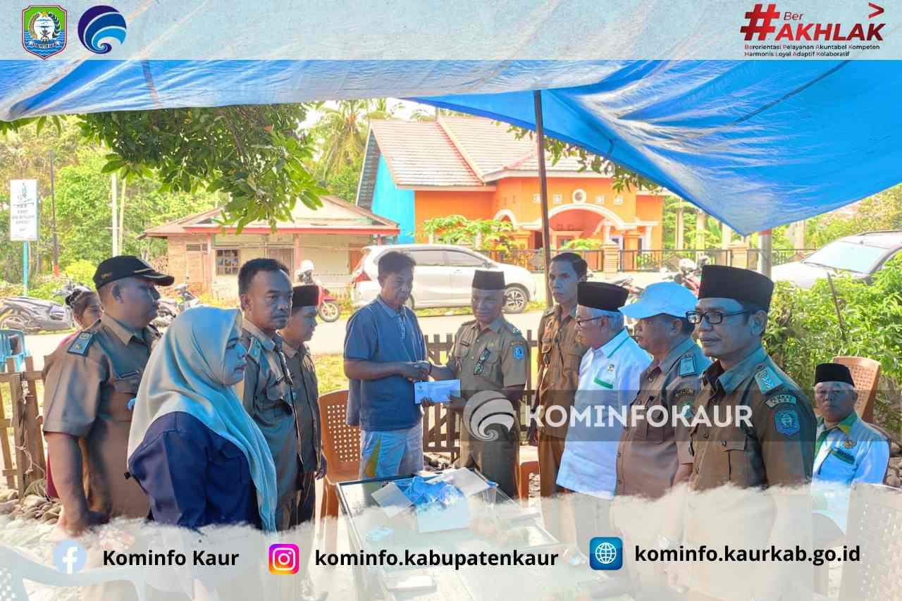 Gerak Cepat, Pemda Kaur Sambangi Korban Kebakaran 