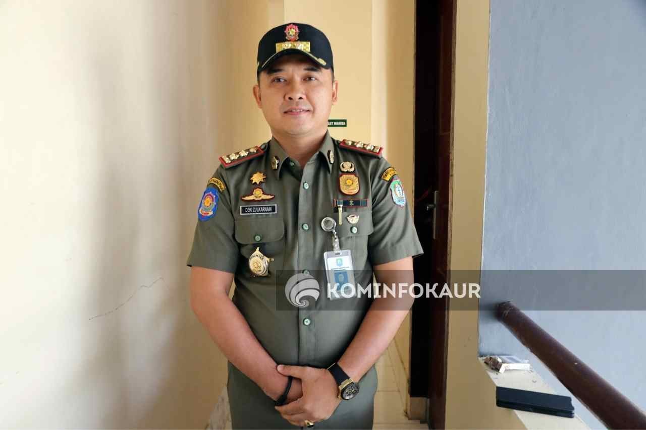 Tak Miliki Izin, Baliho dan Spanduk Diturunkan Tim Rajawali