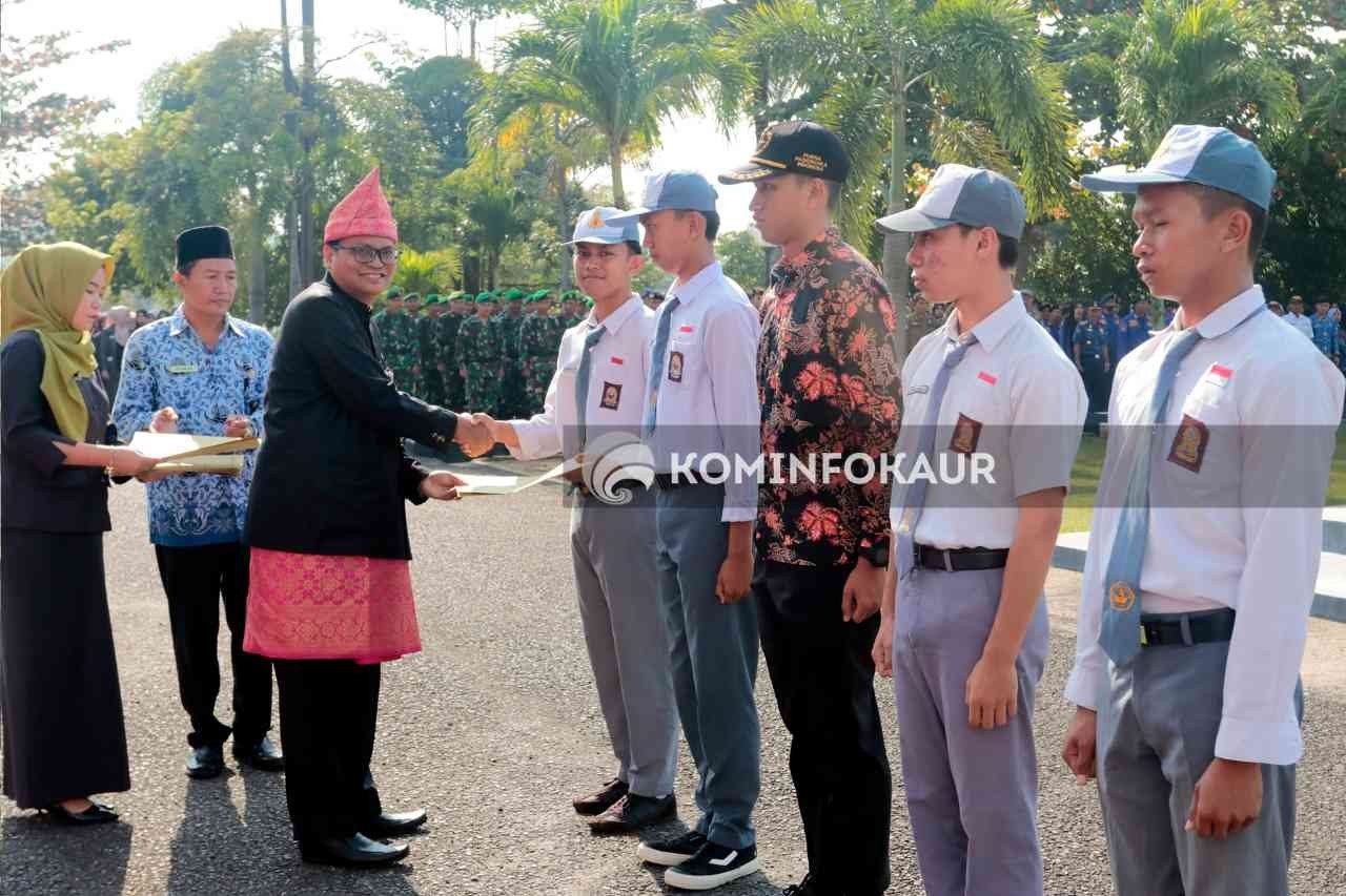 Peringatan Sumpah Pemuda, 20 Pemuda Pelopor Berprestasi Terima Piagam Penghargaan 