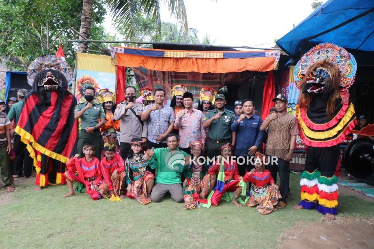 Wabup Hadiri Peresmian Pasar Sore dan Kelompok Kuda Lumping Desa Air Batang  