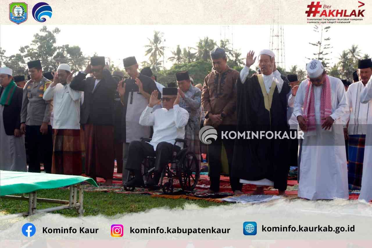 Idul Adha 1445 H, Bupati Kaur Salat di Lapangan Merdeka Kota Bintuhan