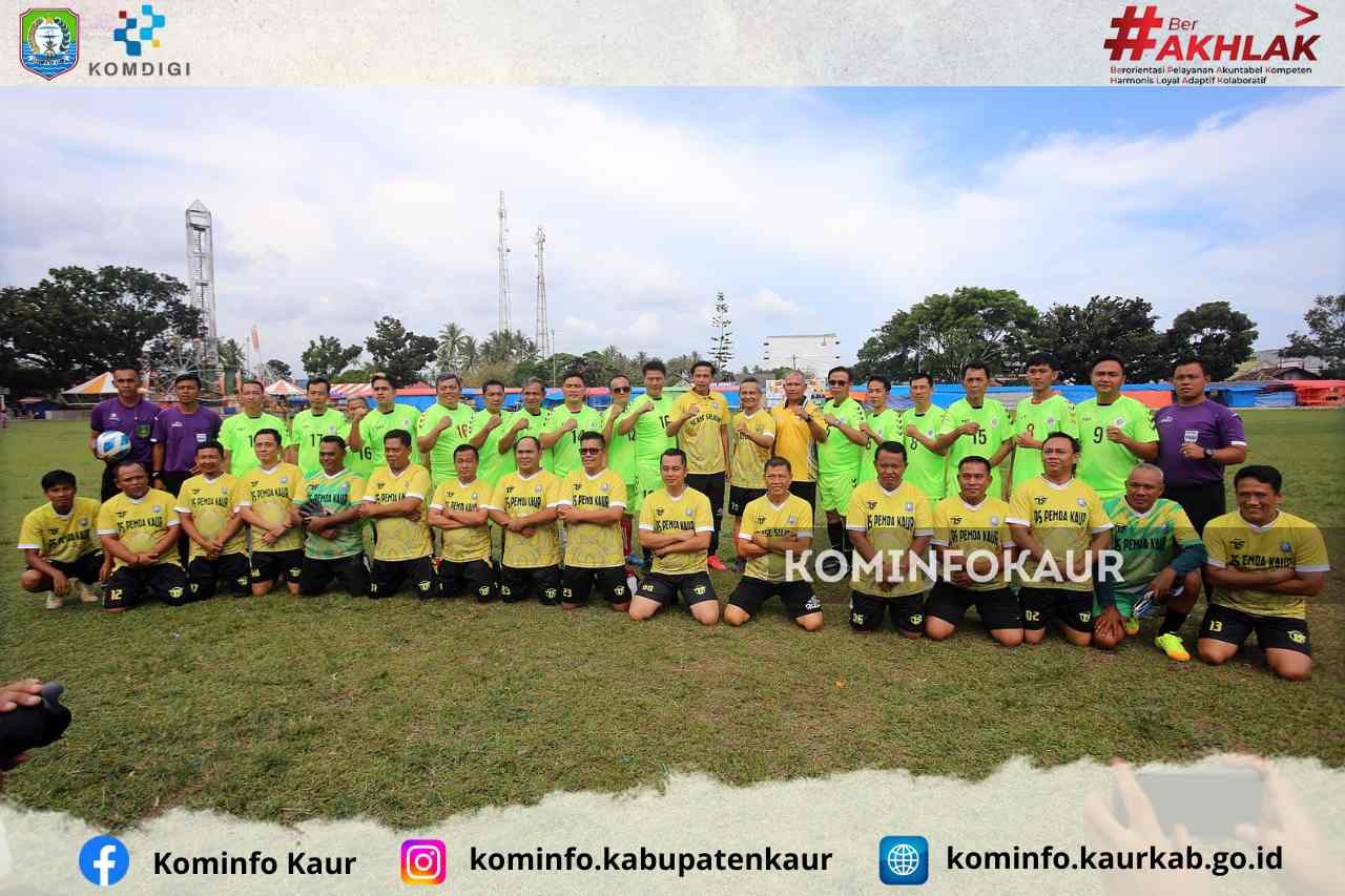 Laga Ekshibisi Meriah Turnamen Sepak Bola Bupati Cup 2025