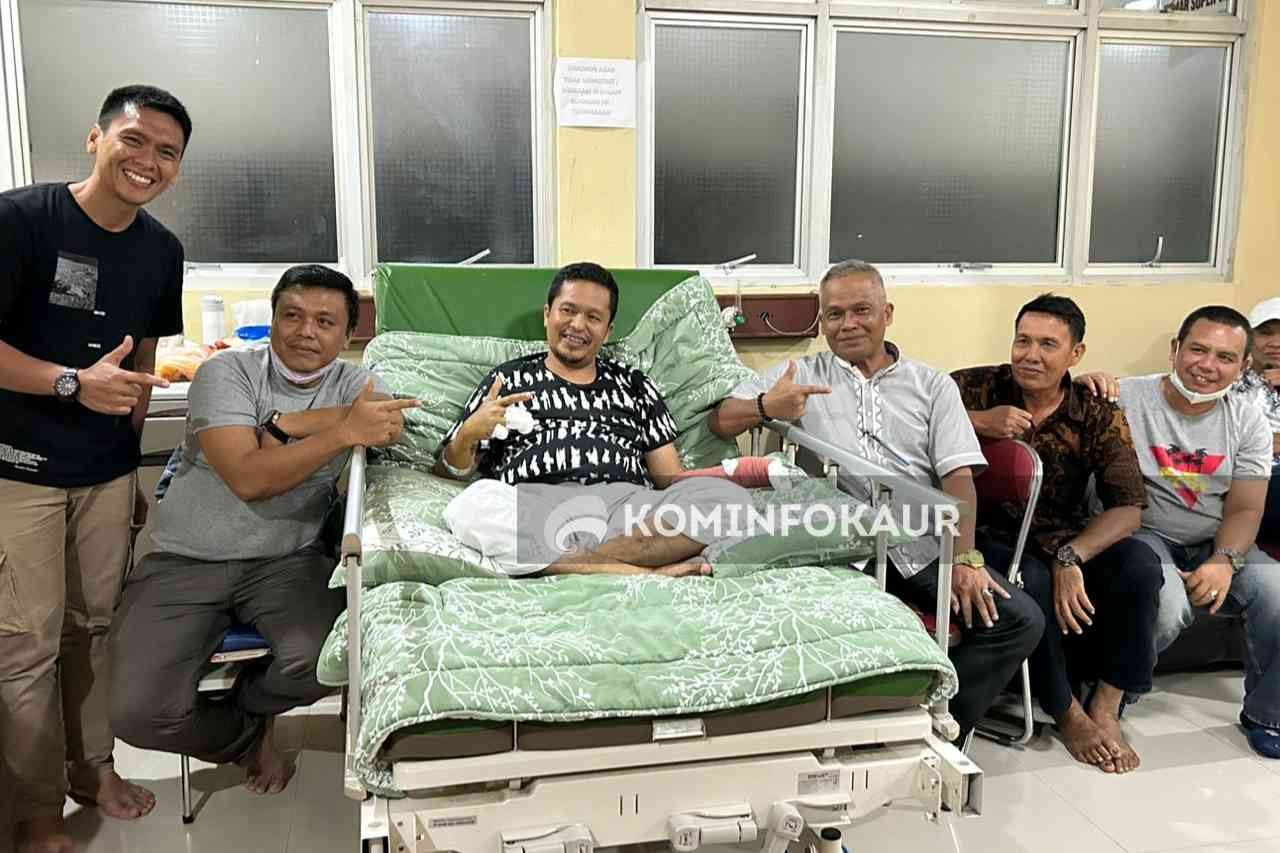 Besuk Wabup, Asisten I Doakan Kesembuhan 