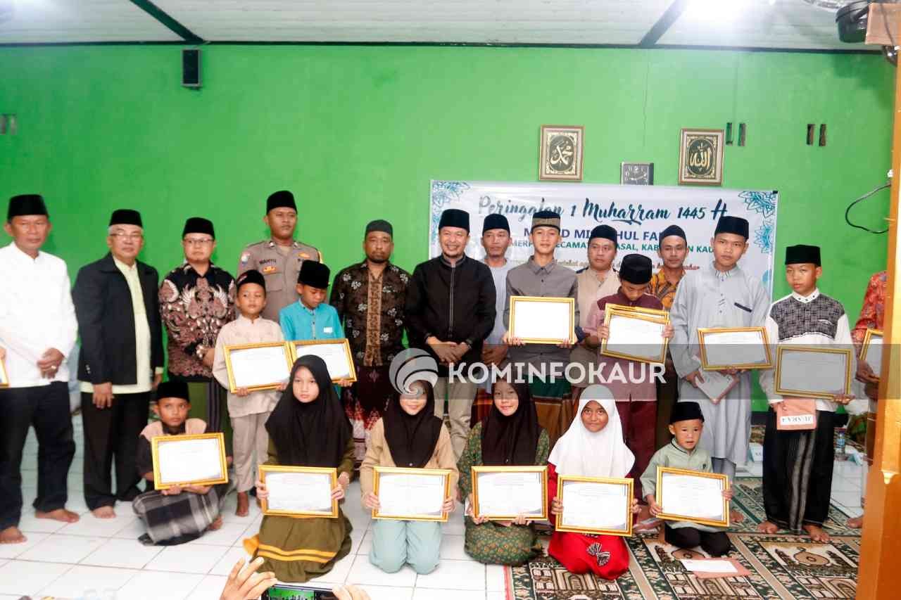 Hadiri Peringatan 1 Muharram 1445 Hijriah di Masjid Misbahul Falah, Plt Bupati Sampaikan Ini