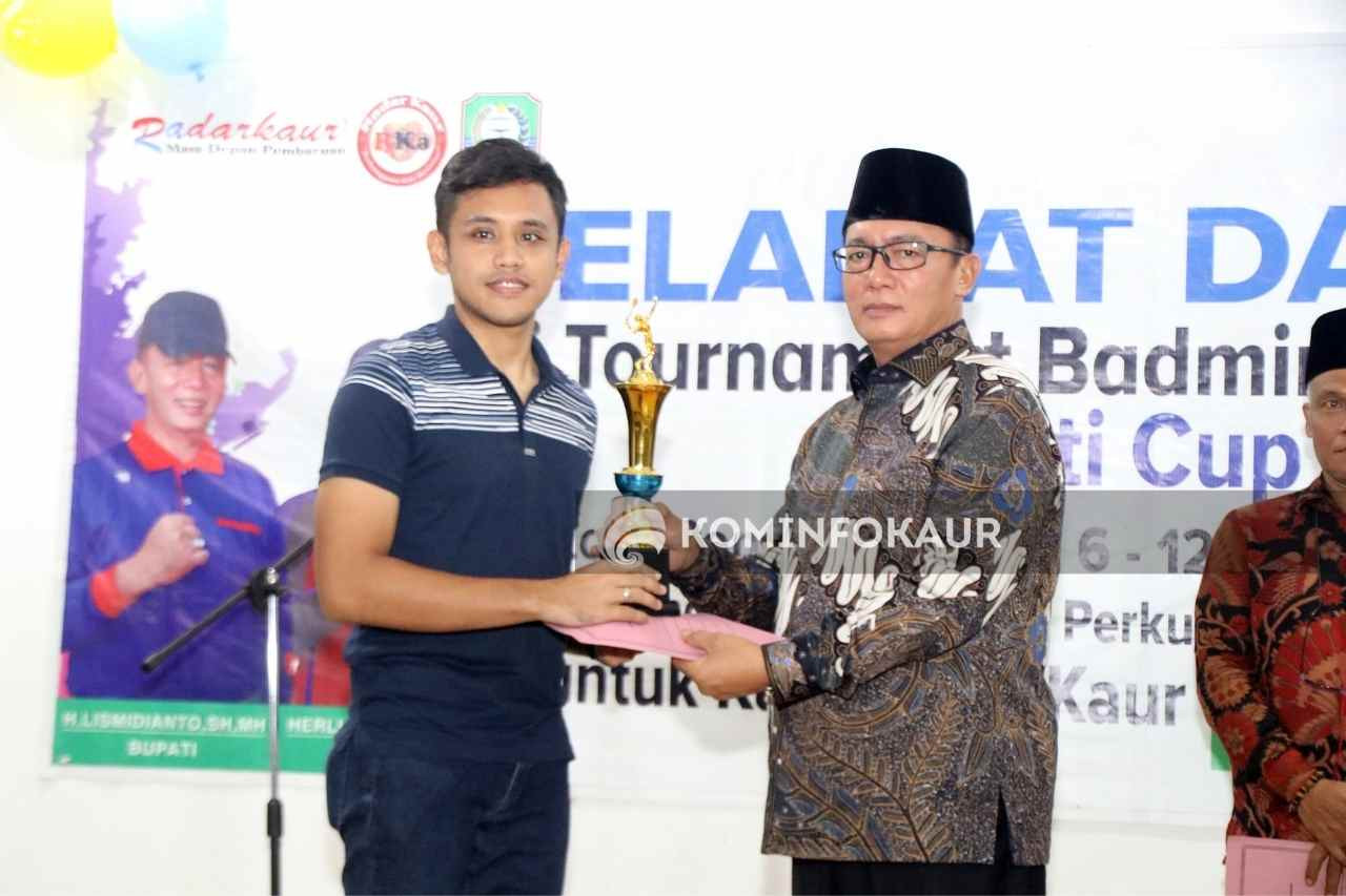 Resmi Ditutup, Piala Bupati Kaur Cup Diboyong Polres kaur