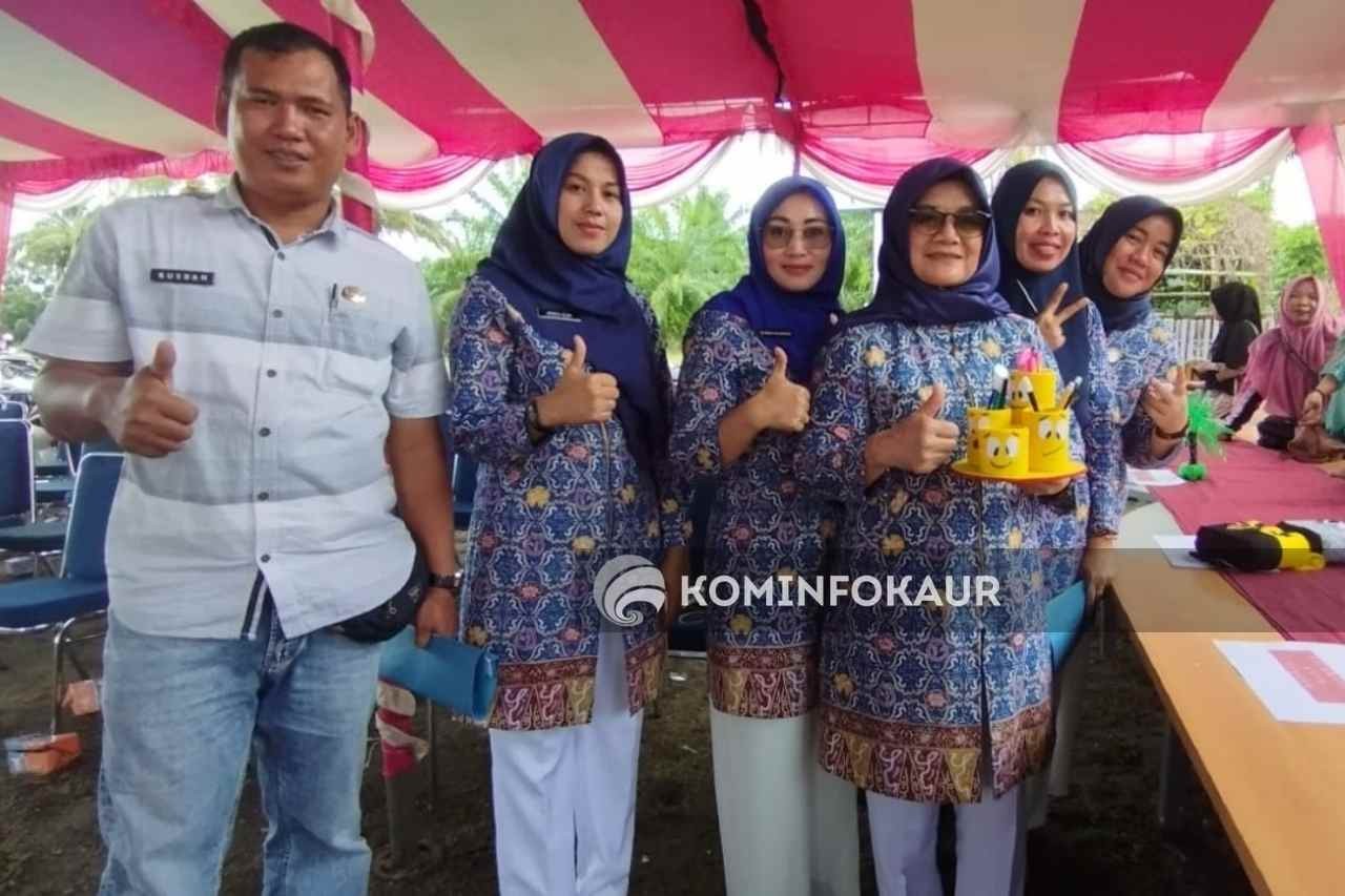 TP PKK Sulap Limbah Botol Air Mineral Jadi Aneka Kerajinan Tangan