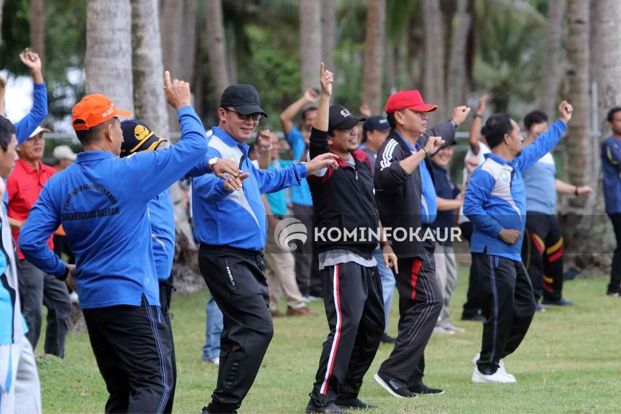 Senam Bersama di Pinang Tawar, Bupati : Jumat Pagi, Jumat Bersih, Jumat Sehat