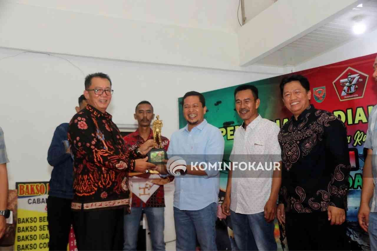 Laga Eksekutif Lomba Gaple HUT TNI, Wabup Jadi Jawara 
