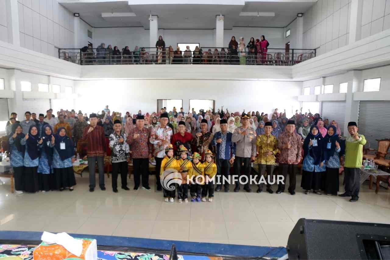 Buka Seminar Parenting, Bupati : Terciptanya Generasi Yang Sempurna Tanggung Jawab Bersama