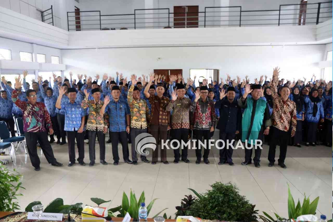 Lantik 230 Pejabat Fungsional, Asisten  III Harapkan ASN Miliki Komitmen Kerja Yang Tinggi