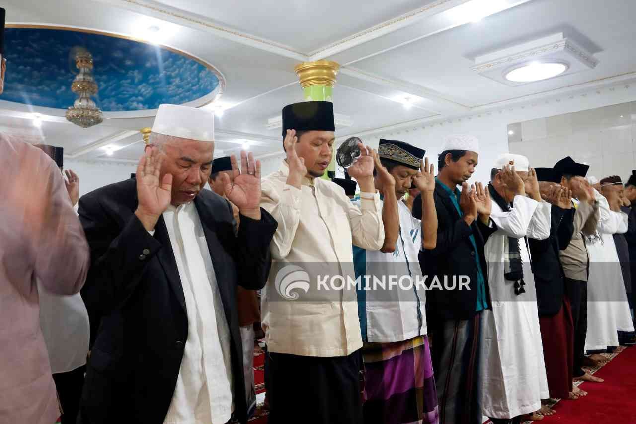 Plt Bupati Kaur Pilih Masjid Jamik As-Syakirin Untuk Salat Idul Adha