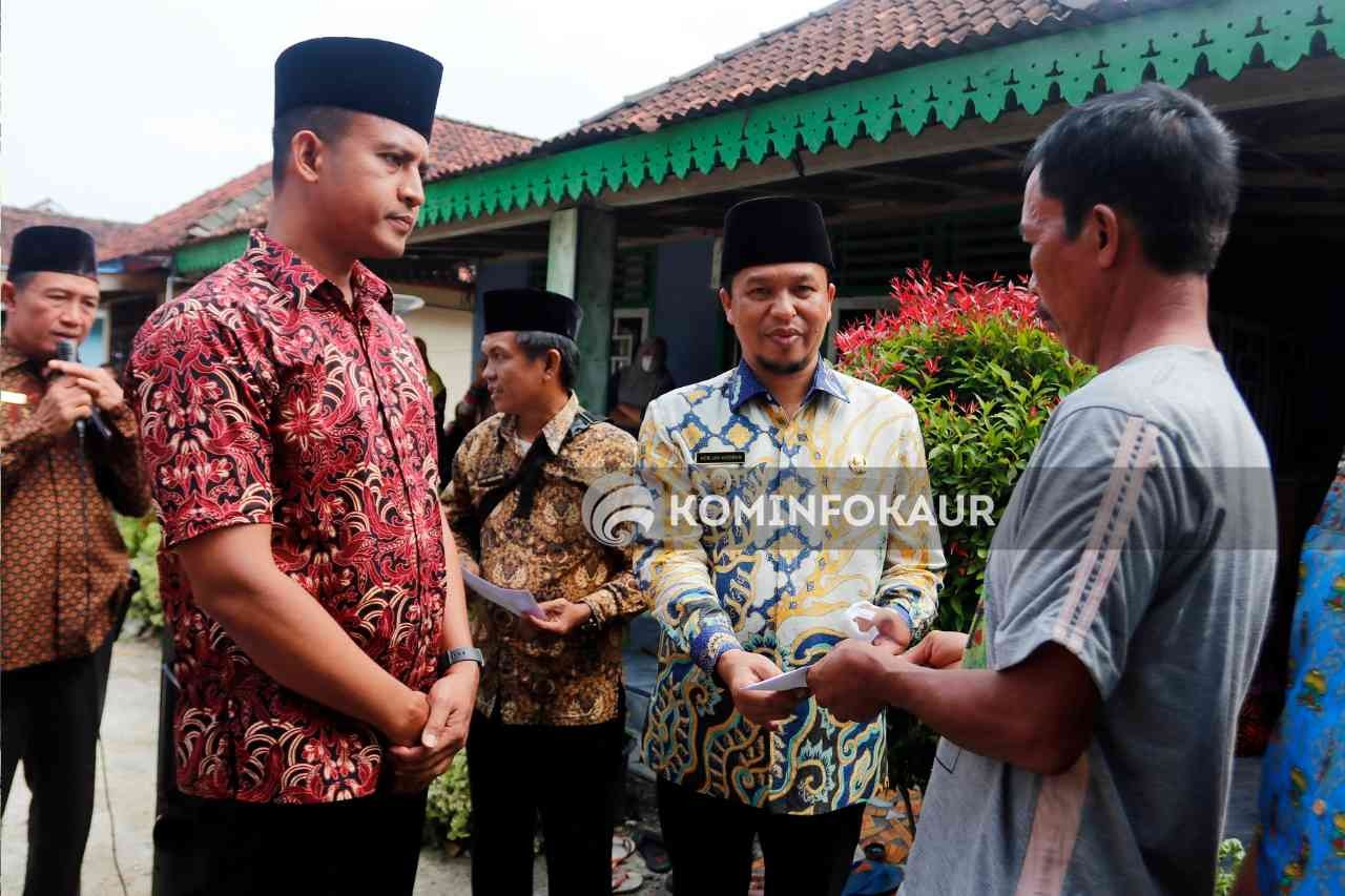 Gercep, Plt Bupati Sambangi Korban Kebakaran